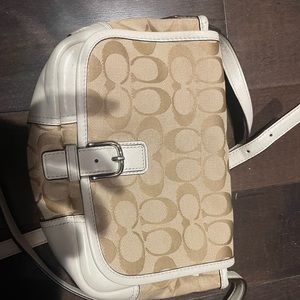 Small coach pocketbook in excellent condition